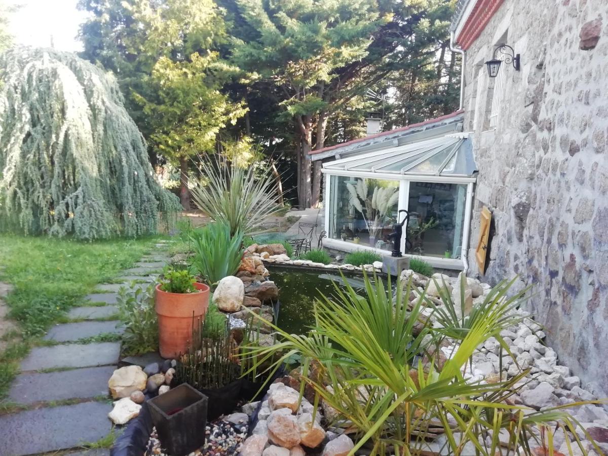 Chez Sophie Et Gilles Bed & Breakfast Monistrol-sur-Loire ภายนอก รูปภาพ